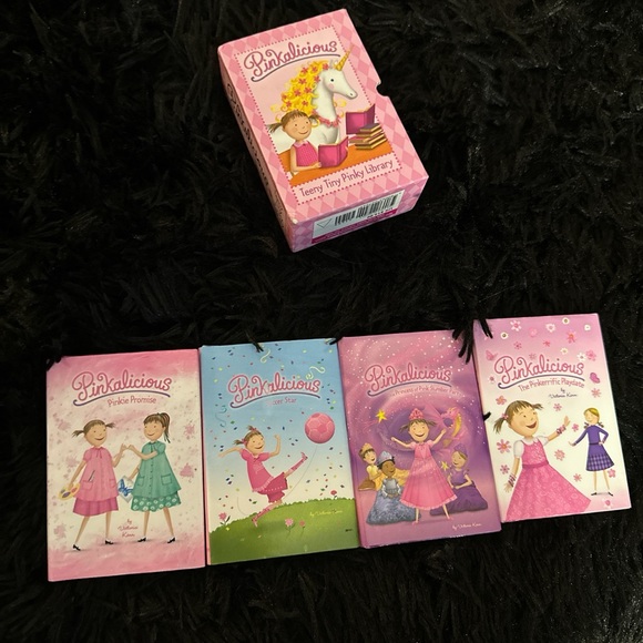 EXCELLENT CONDITION Pinkalicious ‘Teeny tiny pinky library’ - Picture 3 of 5